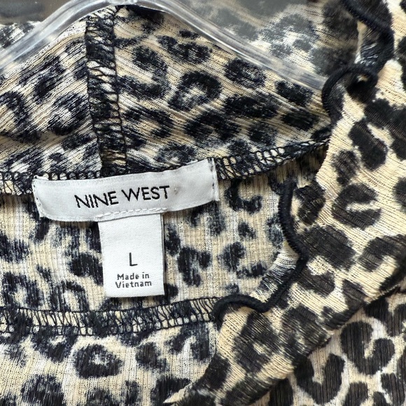 Nine West Leopard Print Short Sleeve Mock Neck Top Size L - Picture 2 of 4